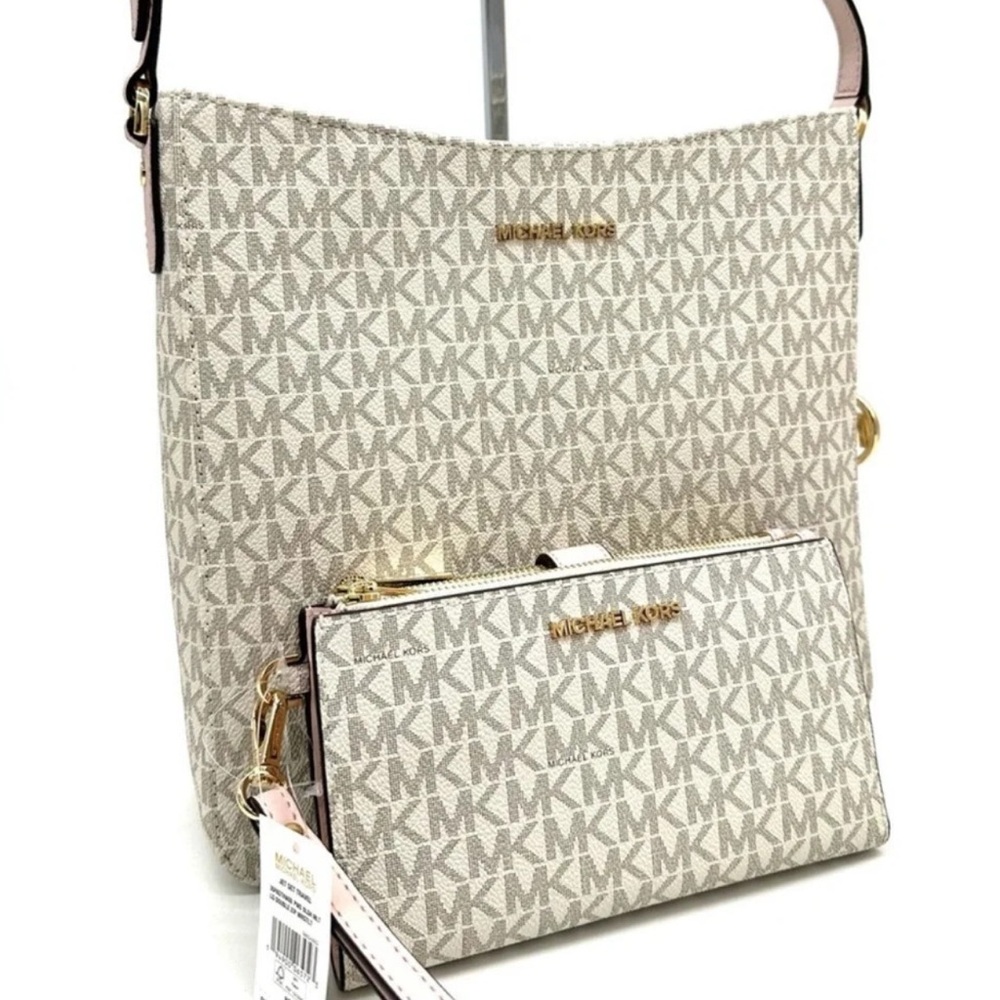 Michael Kors Large Messenger Bag & Large Double Zip Wallet Vanilla/Powder
 Blush